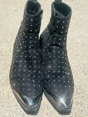 ASOS DESIGN Studded Suede Ankle Boots size 9